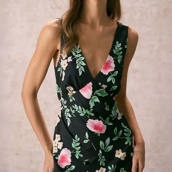 NWT RIHOAS V-Neck Tie Back Black Floral Midi Dress Size Small - Picture 2 of 5